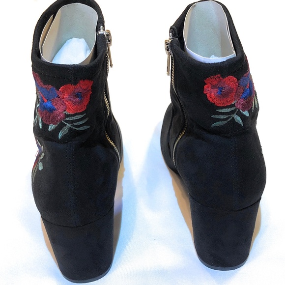 Rampage Black w/ Flowers Embroidered Ankle Bootie - Picture 3 of 4